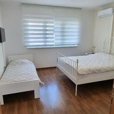 بيت ضيافة Kapetanovic 3*