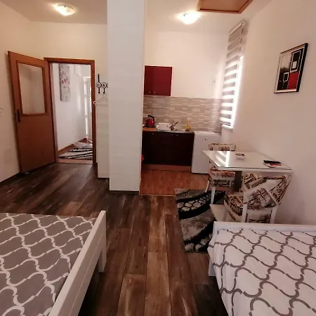 Kapetanovic ゲストハウス